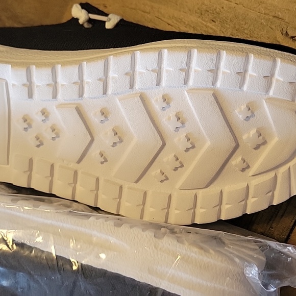 Shoes - Picture 2 of 3